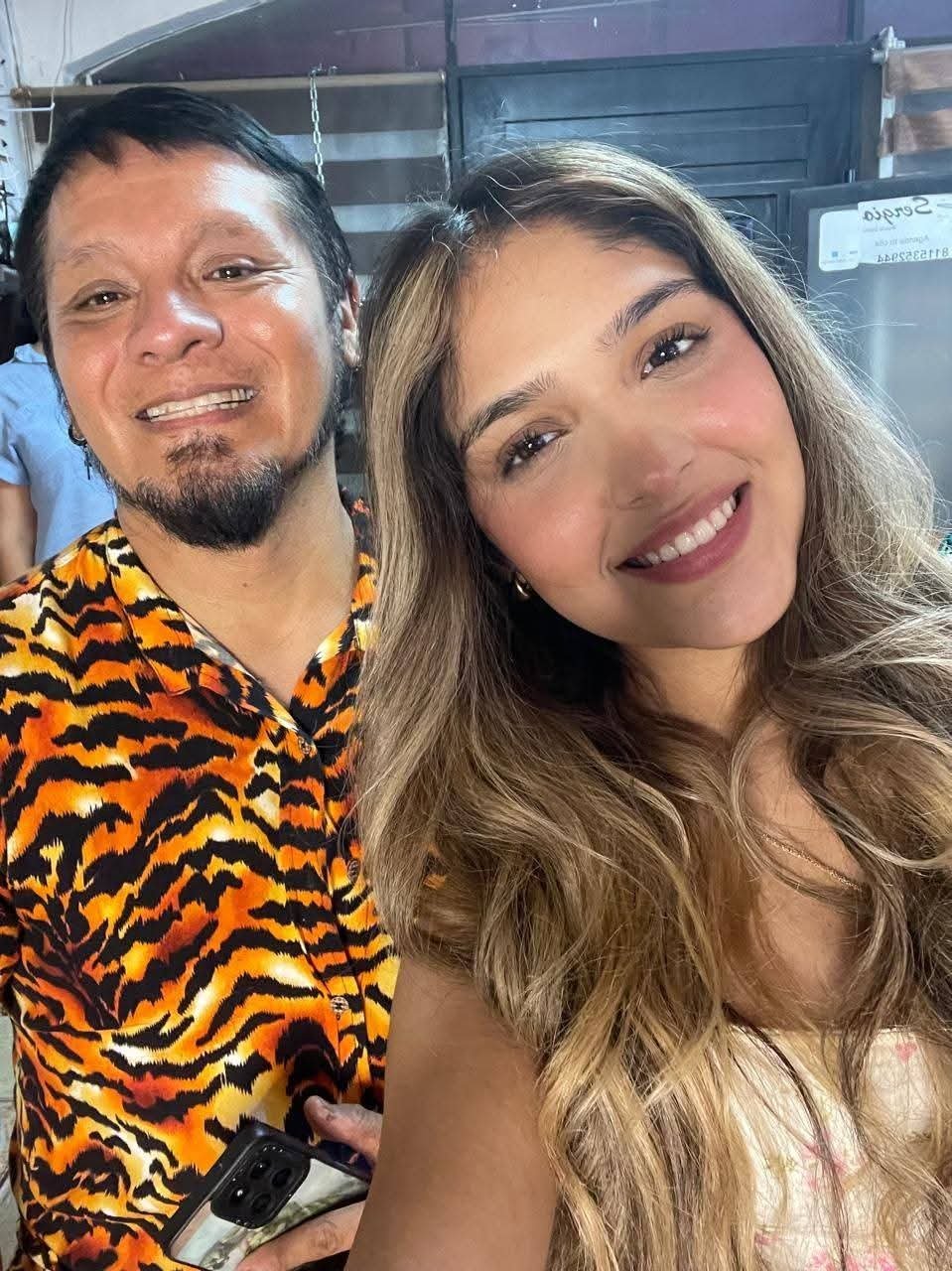 Barber & Estética Sergio con una cliente